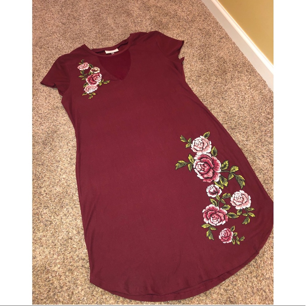 NWOT NEVER WORN Embroidered T-Shirt Dress